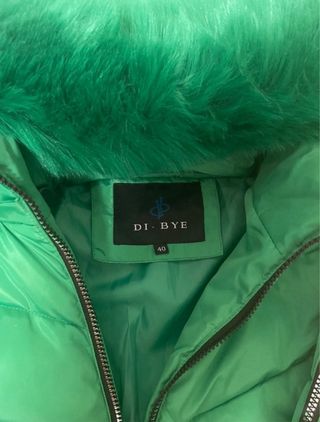 Chaqueta DI-BYE verde con capucha