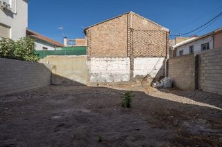 Terreno en venta en Avda. De los Ogíjares en Armilla