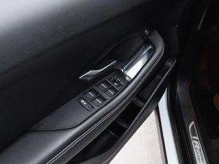 Jaguar E-Pace E-Pace 2.0P 184kW AWD (EURO 6d-TEMP)