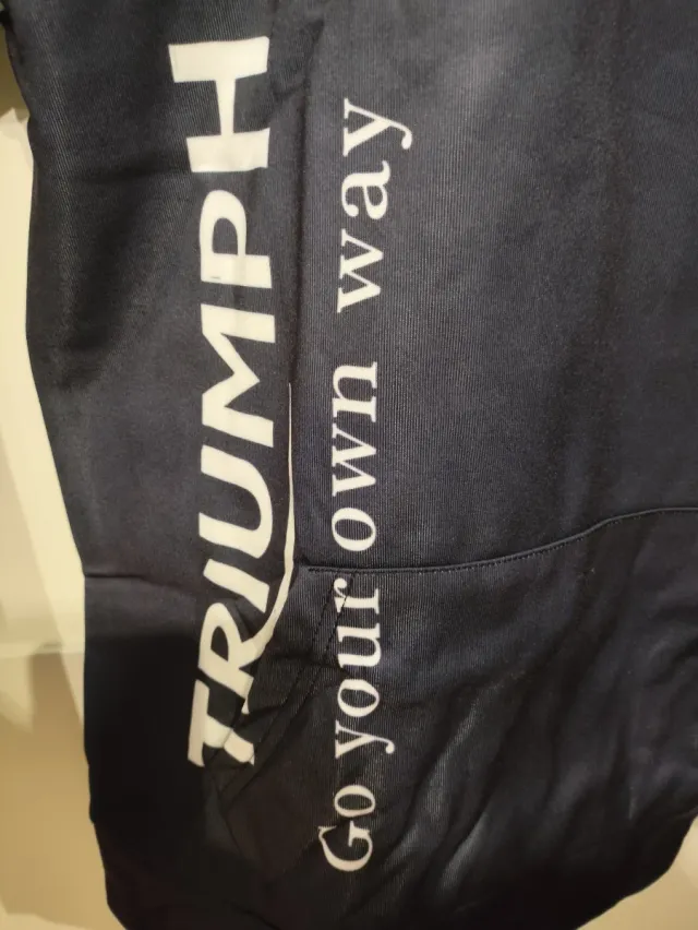 Sudadera  Negra y Blanca