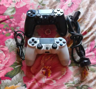 Consola PS4 Pro Negra + 2 Mandos