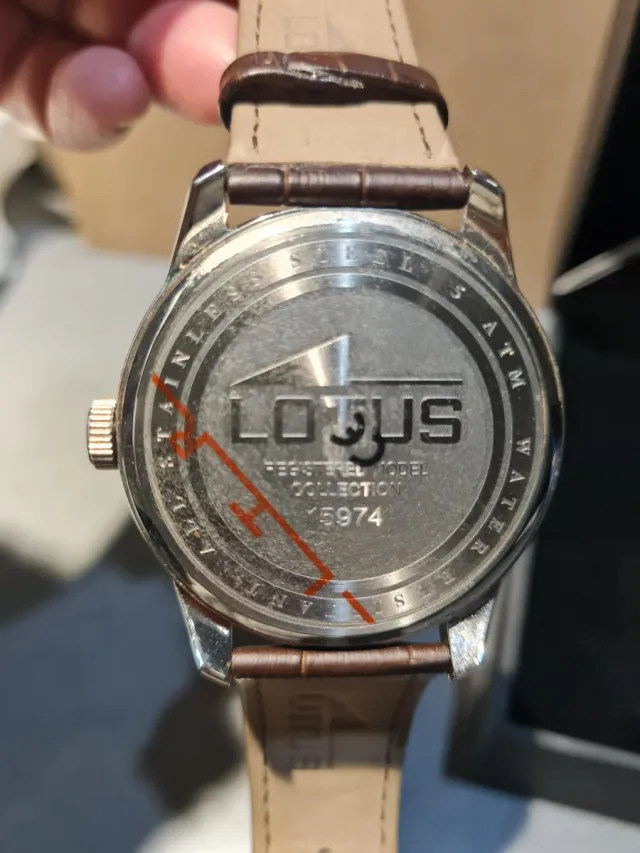 Reloj Lotus Marrón