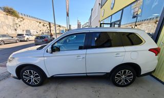MITSUBISHI Outlander 220 DI-D Motion 2WD 7 Plazas