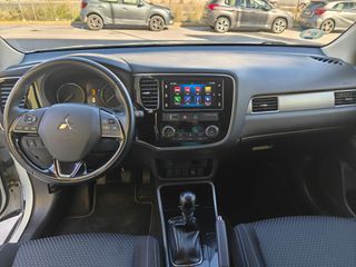 MITSUBISHI Outlander 220 DI-D Motion 2WD 7 Plazas