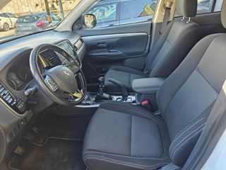 MITSUBISHI Outlander 220 DI-D Motion 2WD 7 Plazas