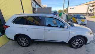 MITSUBISHI Outlander 220 DI-D Motion 2WD 7 Plazas