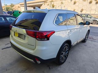 MITSUBISHI Outlander 220 DI-D Motion 2WD 7 Plazas