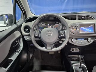 TOYOTA Yaris 1.5 100H Active