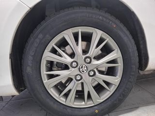 TOYOTA Yaris 1.5 100H Active