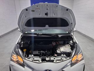 TOYOTA Yaris 1.5 100H Active