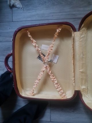 Maleta Roja Vintage Años 50