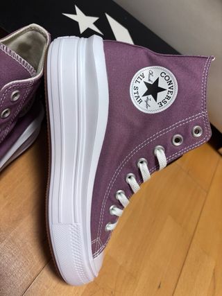 Converse plataforma morado y blanco