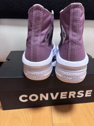 Converse plataforma morado y blanco