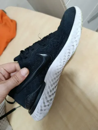 Zapatillas Nike Negras y Blancas