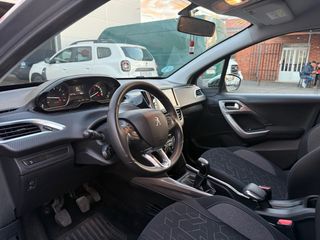 SOLO 167€ MES PEUGEOT 2008 STYLE 1.6HDI 100cv 2018