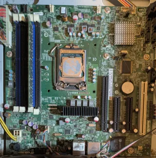 Intel Server + procesador + memoria