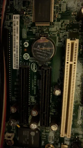 Intel Server + procesador + memoria