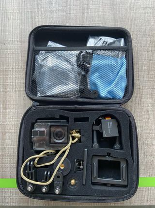 Cámara A80 con accesorios