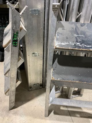 Escaleras escenario 2 unidades PRECIO UNIDAD