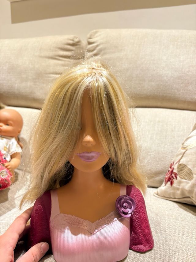 Barbie Estilista - Coleta Sube y Baja