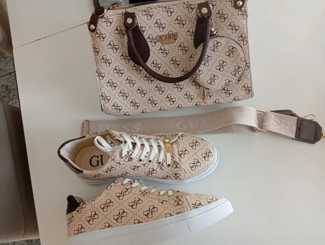 Conjunto Bolso y Zapatillas Beige