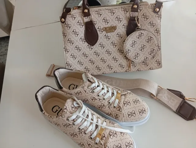 Conjunto Bolso y Zapatillas Beige