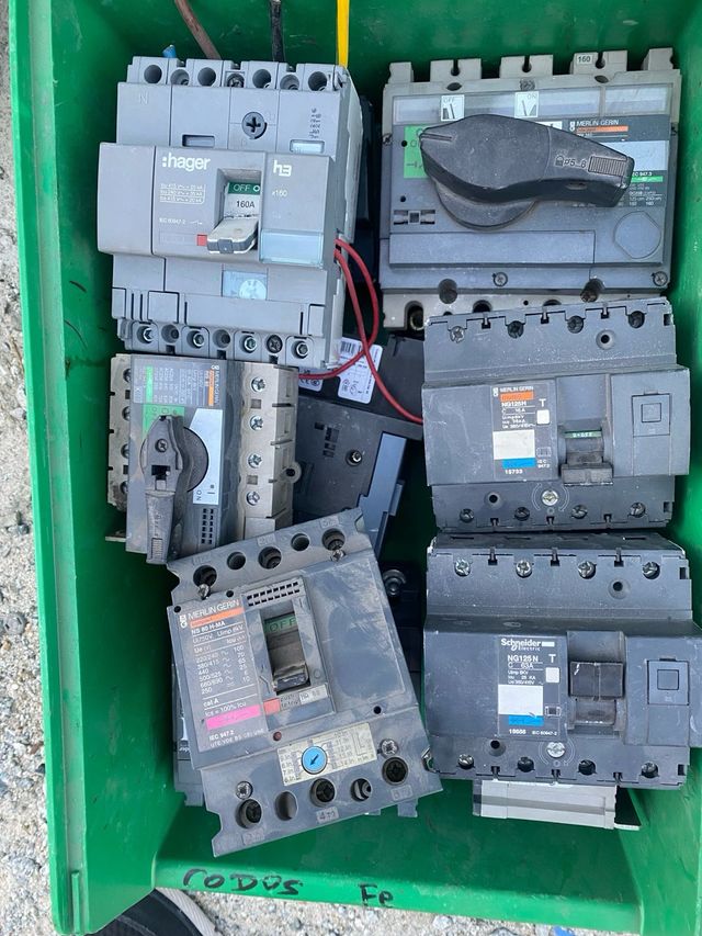 Interruptores Eléctricos Trifásicos