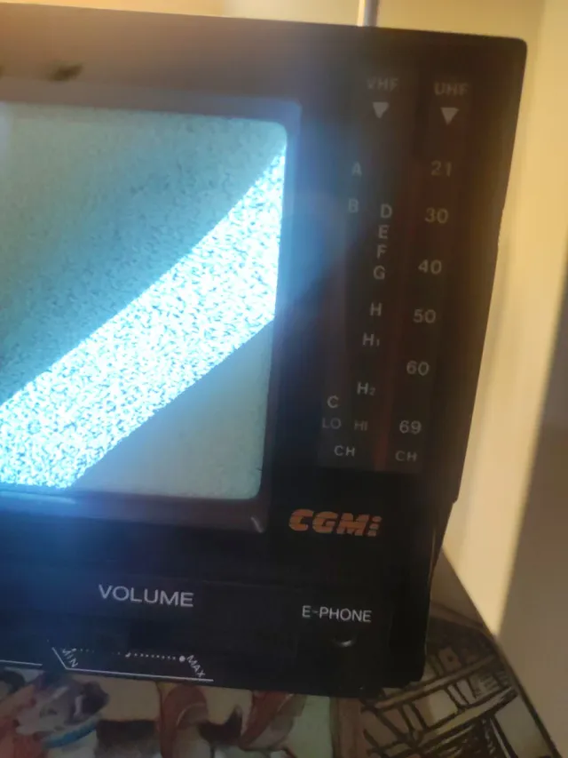 TV Portatile SANSUI Nera