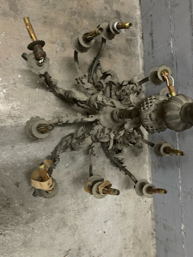 Lámpara de techo antigua