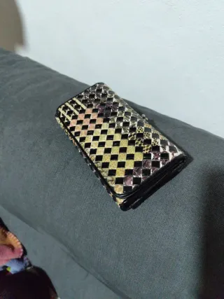 Monedero multicolor tejido