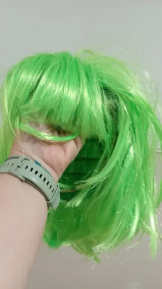 Peluca verde corta