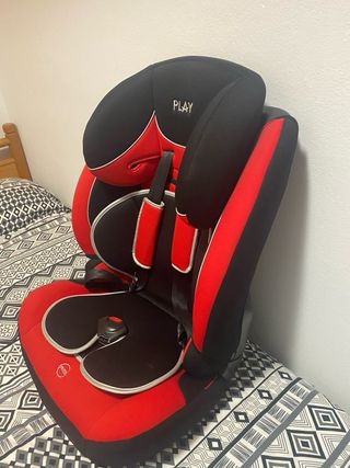 Silla de coche PLAY roja y negra