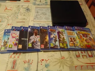 2 Consolas PS4 (PlayStation 4) Negras. Cada una 70