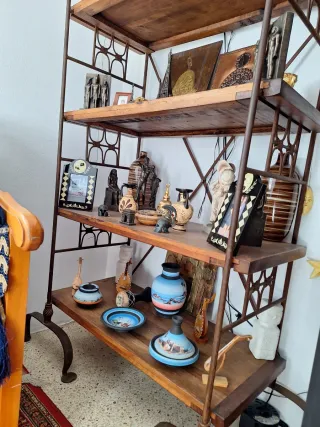 Vitrina Hierro Forjado y Madera Curada