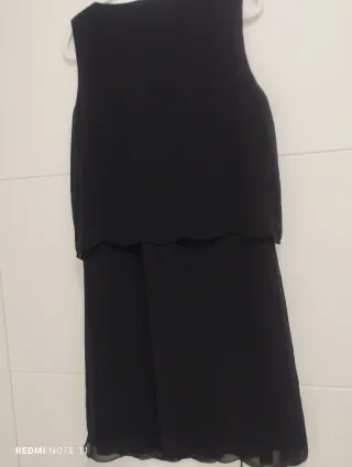 Vestido negro con pedrería