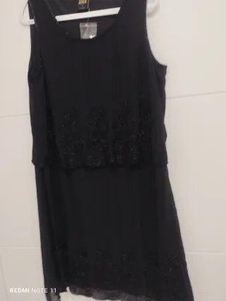 Vestido negro con pedrería