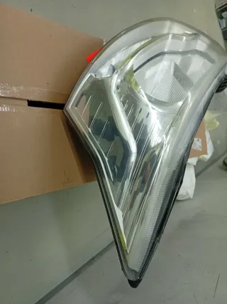 Faro Izquierdo Ford Transit 2016