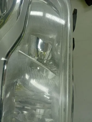 Faro Izquierdo Ford Transit 2016