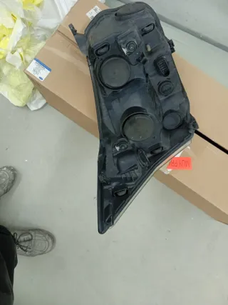 Faro Izquierdo Ford Transit 2016