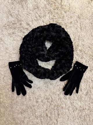 Conjunto Guantes y Bufanda Negra. talla única .