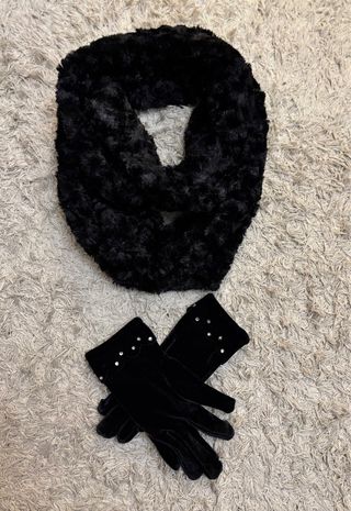 Conjunto Guantes y Bufanda Negra. talla única .