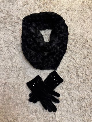 Conjunto Guantes y Bufanda Negra. talla única .