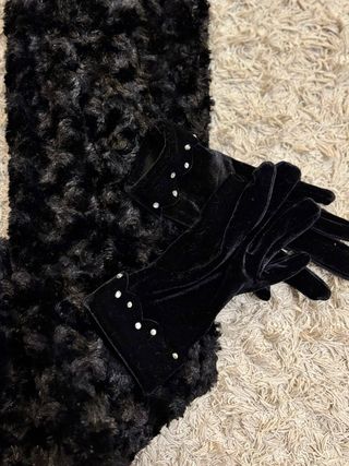 Conjunto Guantes y Bufanda Negra. talla única .