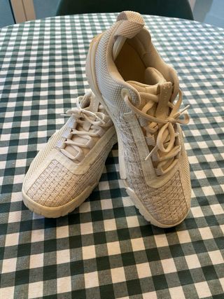 Zapatillas Under Armour Beige/Gris Mujer