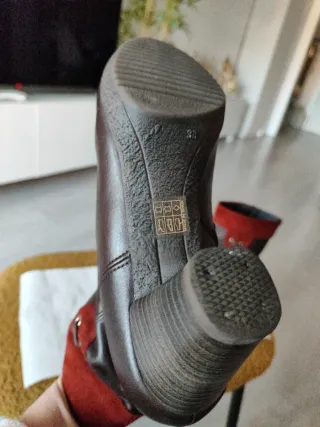 Botines de piel marrones y granate