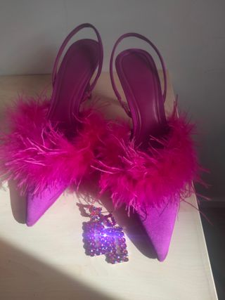 Tacones Zara Fucsia con Plumas