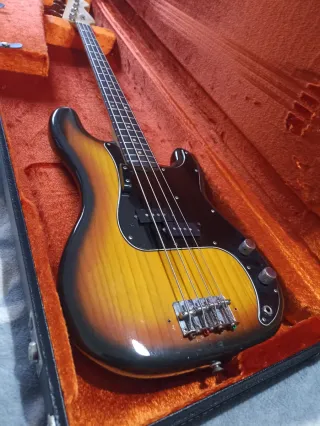 Cuerpo Fender Precision Bass 1975 Sunburst.