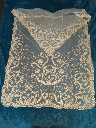 Manteletas plata bordadas nuevas