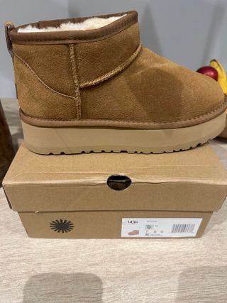 UGG Mini Plataforma Marrón Talla 40