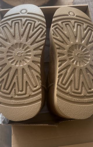 UGG Mini Plataforma Marrón Talla 40